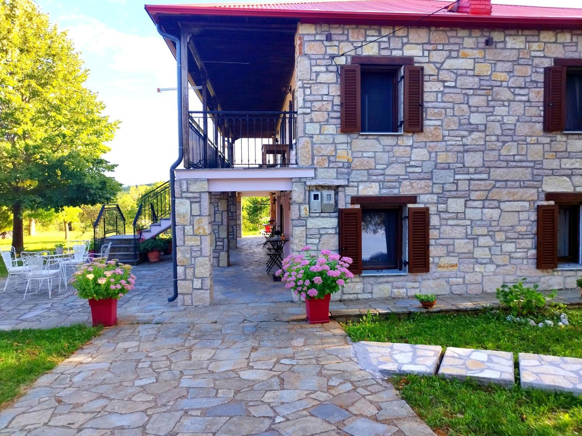 Cosy lake house, μια ανάσα πριν τη λίμνη Kalívia Εξωτερικό φωτογραφία