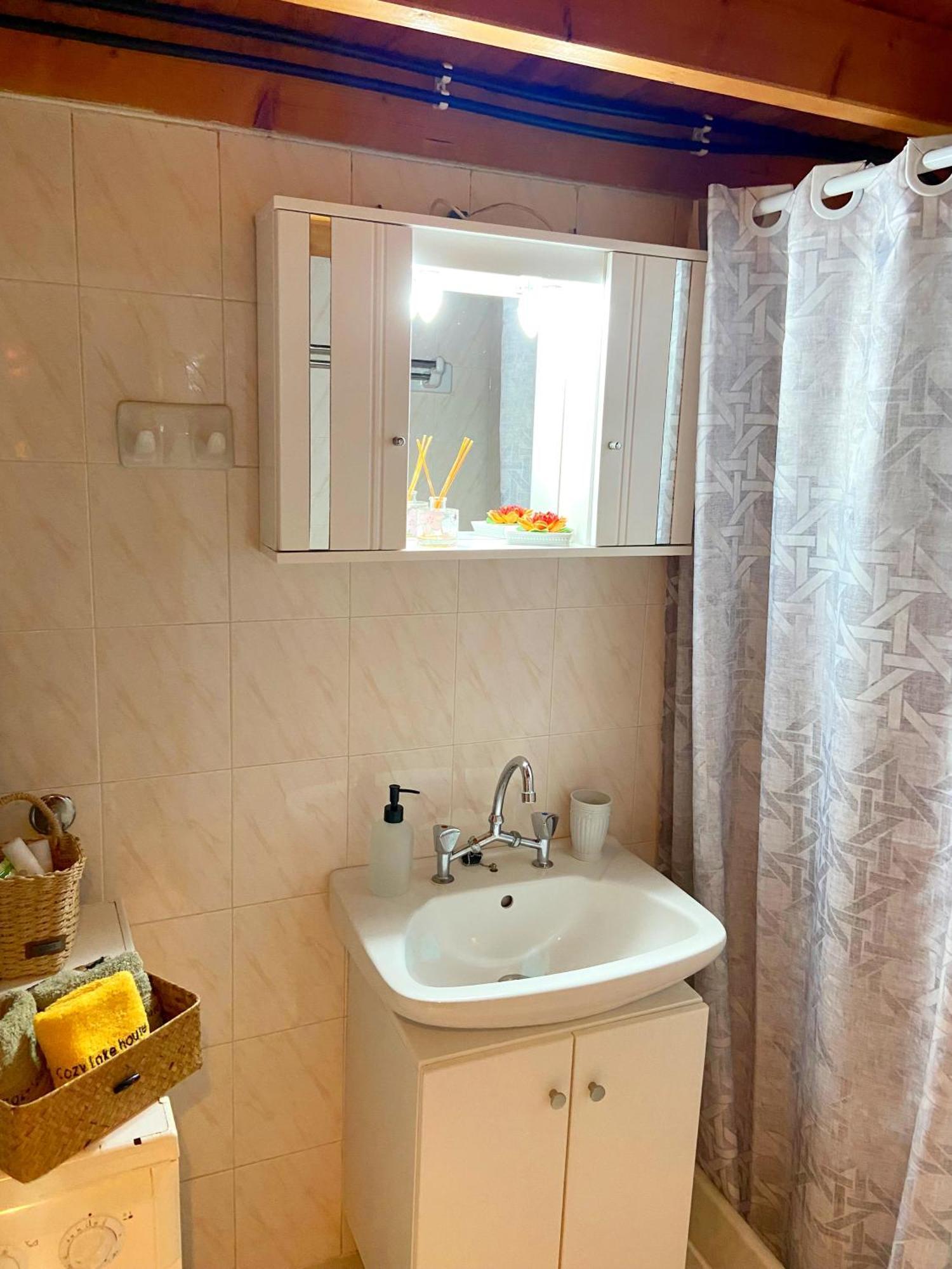 Cosy lake house, μια ανάσα πριν τη λίμνη Kalívia Εξωτερικό φωτογραφία