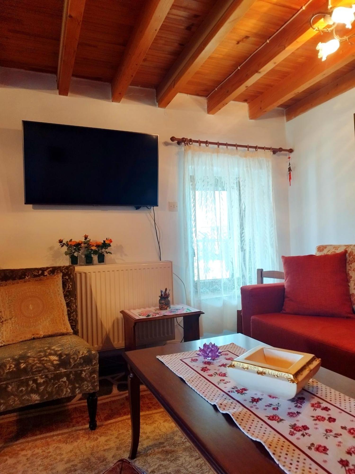 Cosy lake house, μια ανάσα πριν τη λίμνη Kalívia Εξωτερικό φωτογραφία